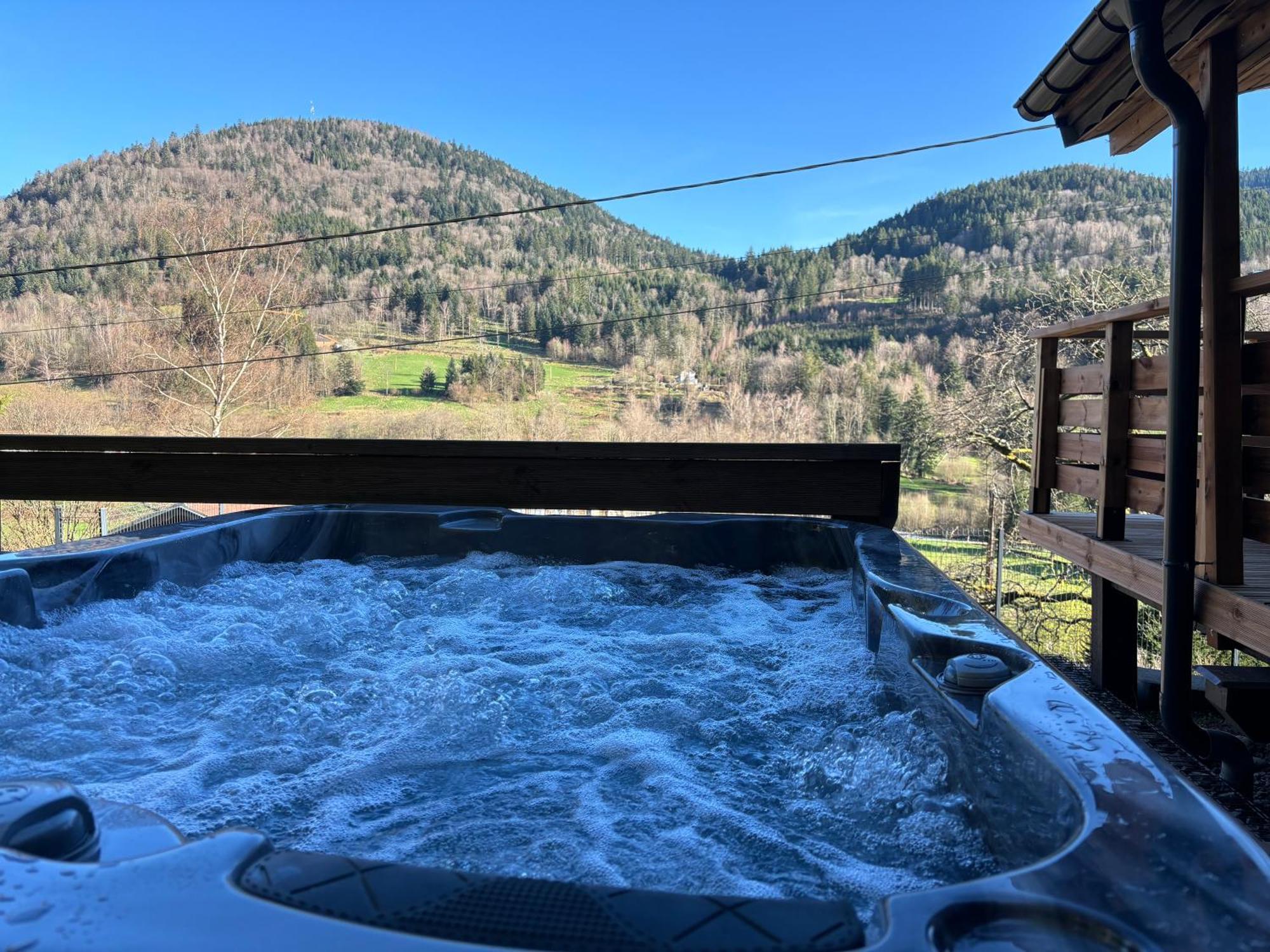 Chalet Du Faubourg & Jacuzzi, Proximite Gerardmer & La Bresse Rochesson Buitenkant foto